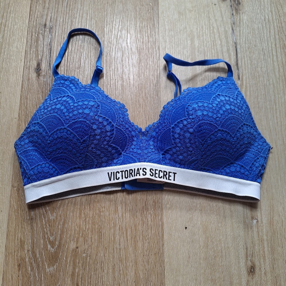 Victoria's Secret Lined No-Wire Blue Lace Bra size 34C